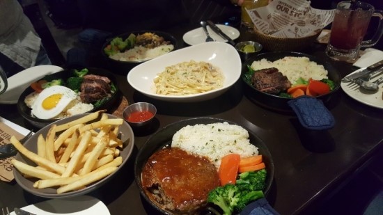  역시 스테이크 맛집은 아웃백이네