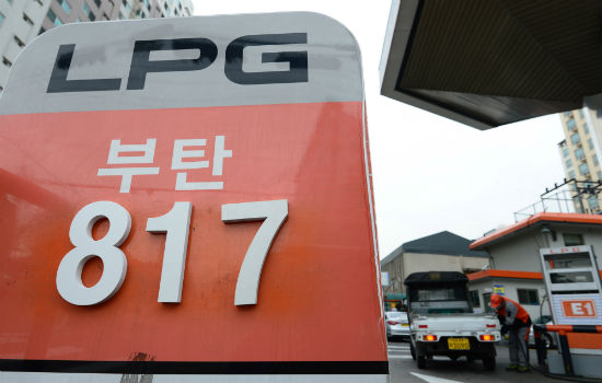 경유車 퇴출·LPG車 보급 확대’ 찬반 의견 엇갈려 - “미세먼지 대책, LPG 사용 확대해야” vs “경유차로 인한 미세먼지 전체 6% 불과”