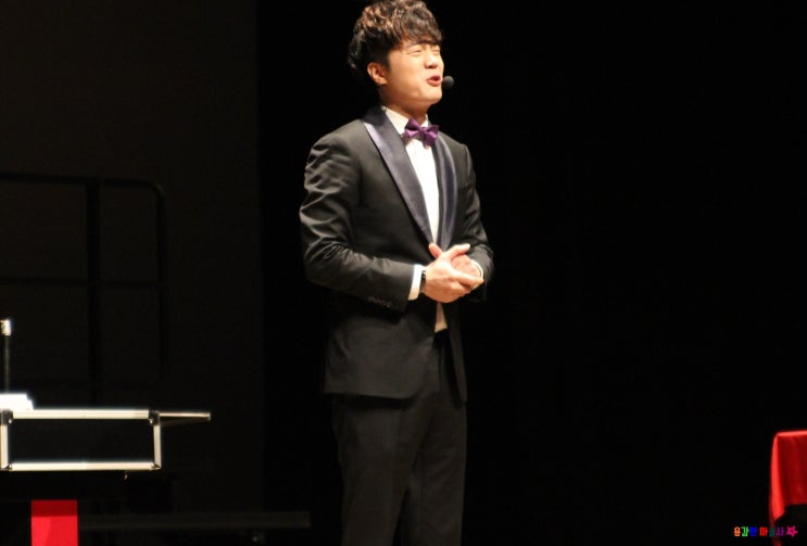  마술공연 ~! 송년회에 초대 된 매직메이커의 마술공연
