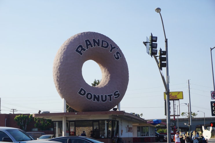 LA 여행, 랜디스도넛 Randy’s Donut (f.아이언맨) LA 여행, 랜디스도넛 Randy’s Donut (f.아이언맨)