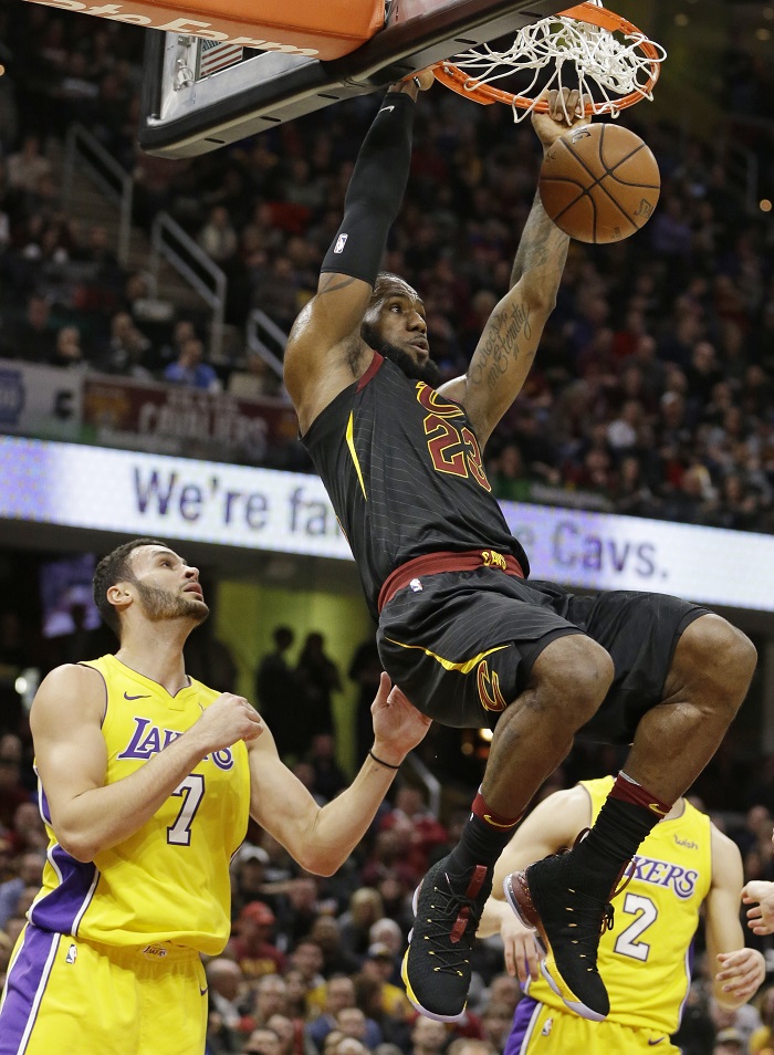 [NBA] '<b>제임스 트리플 더블</b>' 클리블랜드, <b>레이커스</b> 꺾고 3연승