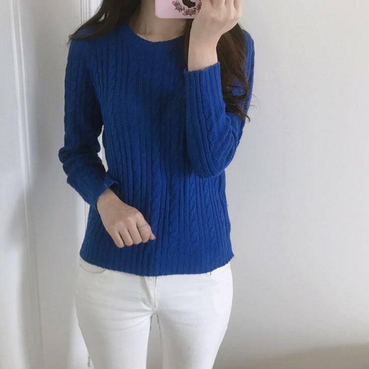  [데일리룩] 흰 스키니, 코발트 블루 니트