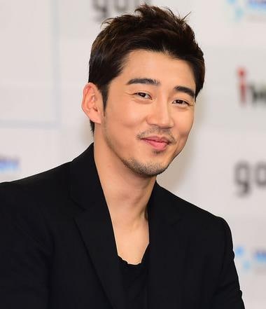 남자머리스타일 #13] 남자짧은머리펌 리젠트펌 깔끔한남자머리 남자회사원머리 남자면접머리 조정석머리 전현무머리 남자아나운서머리 : 네이버  블로그