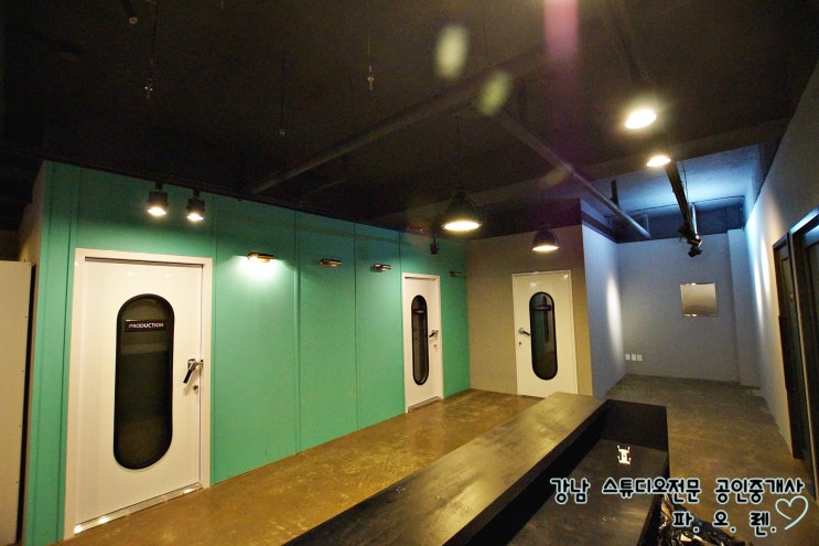  강남 무권리 녹음실 임대 - 녹음부스3개, 대표실, 회의실, 창고 별도, 남녀구분 내부 화장실, 탕비시설, 빠른입주 가능, A급 시설, 역세권위치.