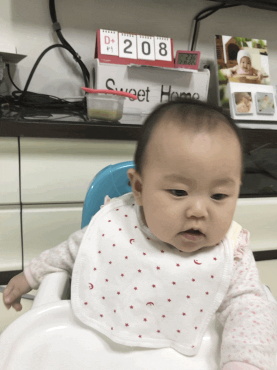  생후 208일 앉을줄도 아네 ㅋㅋㅋ소고기브로콜리미음3일차