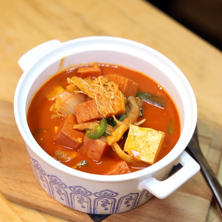  [스팸요리]고추장찌개로 얼큰하게 즐겨요.