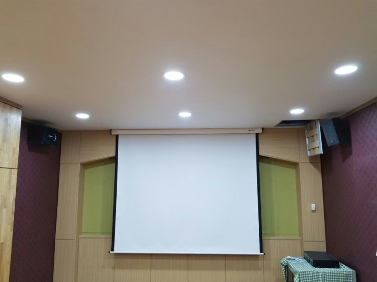  중랑다문화지원센터 프로젝터 및 스크린 설치