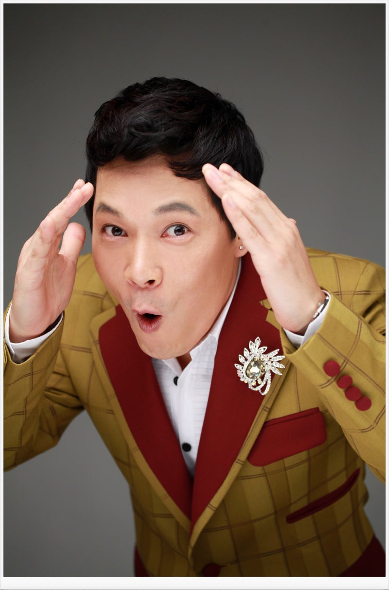 희노애락이 묻어나는 보이스 감정폭발의 매력중년 표준 가수 김완준 4월 13일 신....
