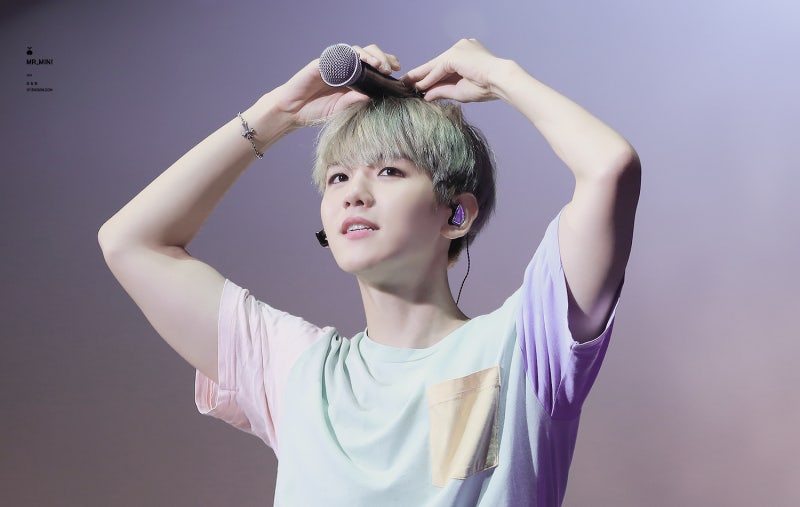 엑소 백현: 백현이 보고싶어서 올리는 좋아하는 사진