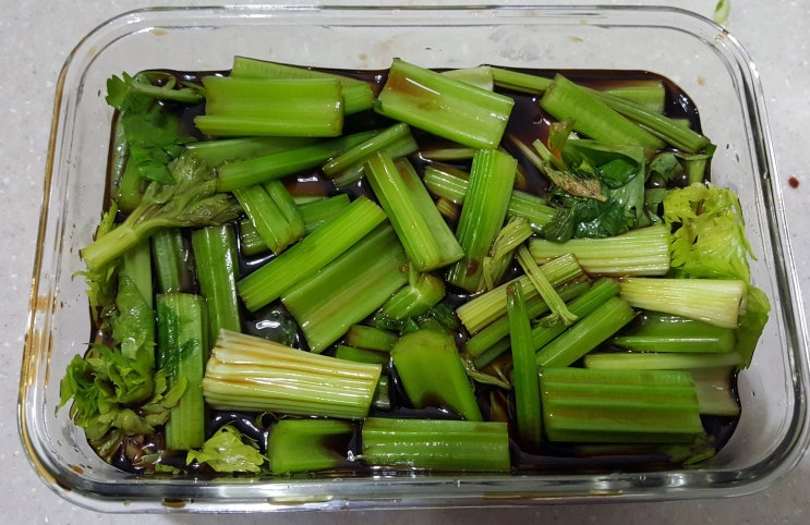 아삭아삭 맛있는 샐러리 장아찌 만들기