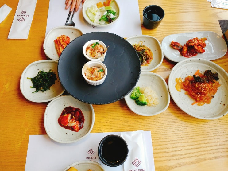  산남동한정식맛집 이름처럼 모던한 그곳