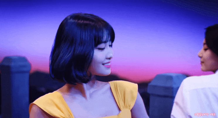  '프린세스다이어리' 부터 '라라랜드','레옹' 까지! 트와이스 <What is Love> 뮤비 패러디 장면들을 찾아봅시다!