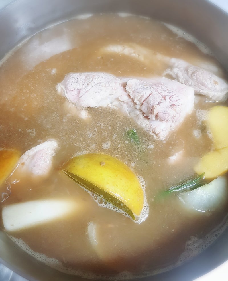 돼지고기수육삶기 육수도 버리지 마세요. : 네이버 블로그