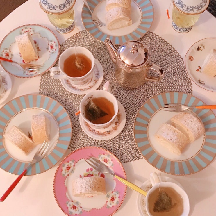  밥 잘 만들어 먹는 임산부의 식탁 / 율빵집, 율식당, 화이트롤, 단호박타르트, 키쉬머핀, 홈베이킹, 국물 떡볶이, 임산부 먹방, 이민 일상