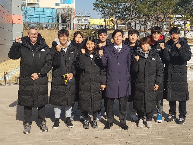 <b>벨기에</b>감독 줄리안 한국 <b>트라이애슬론</b> 대표팀 맡는다