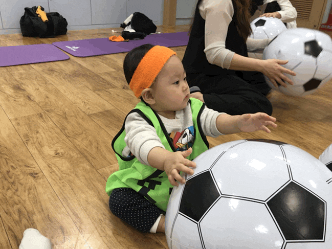  생후 317일 문센데이 낙하산놀이 응원놀이 공놀이/// 서는연습