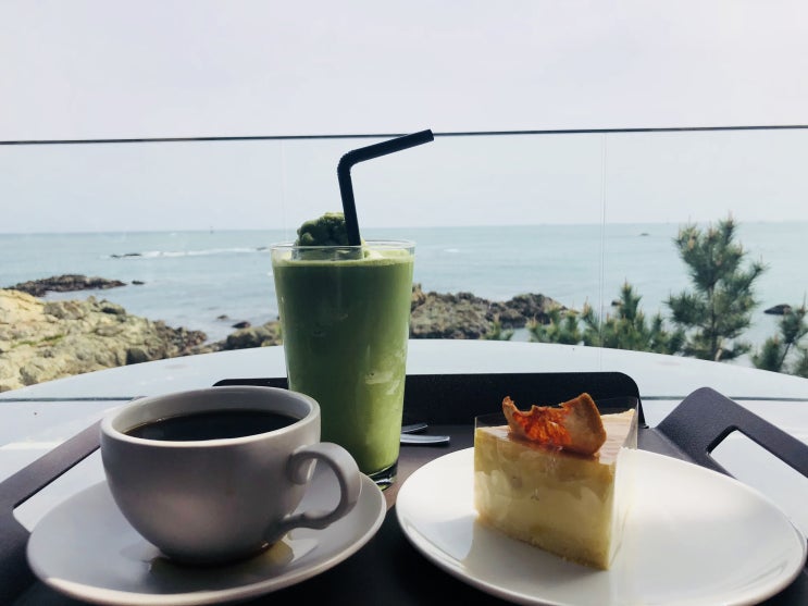  기장 카페윤 바다보면서 커피한잔하기