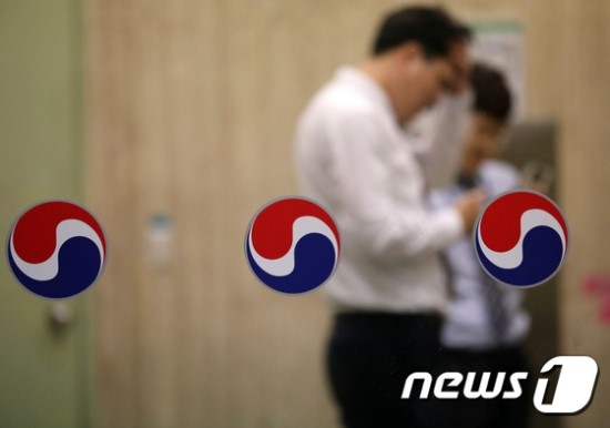 오너 갑질 한방에 '훅' 가는 기업들…평판 보험은 걸음마 오너 갑질 한방에 '훅' 가는 기업들…평판 보험은 걸음마