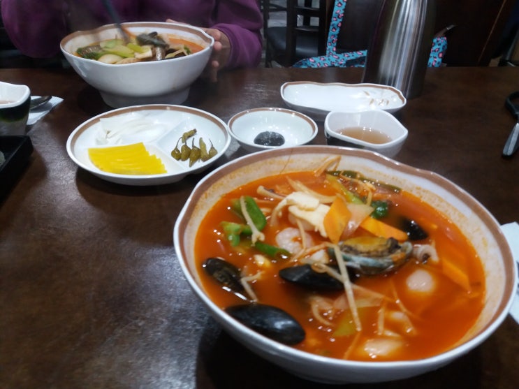  장사 잘 되는 식당 파리 날리는 식당