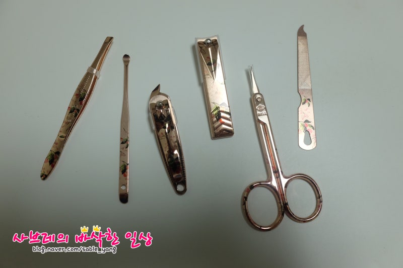 이렇게 고급스러운 손톱깎이세트 봤어? 핑크골드빛 벨금속 손톱깎이 ♩