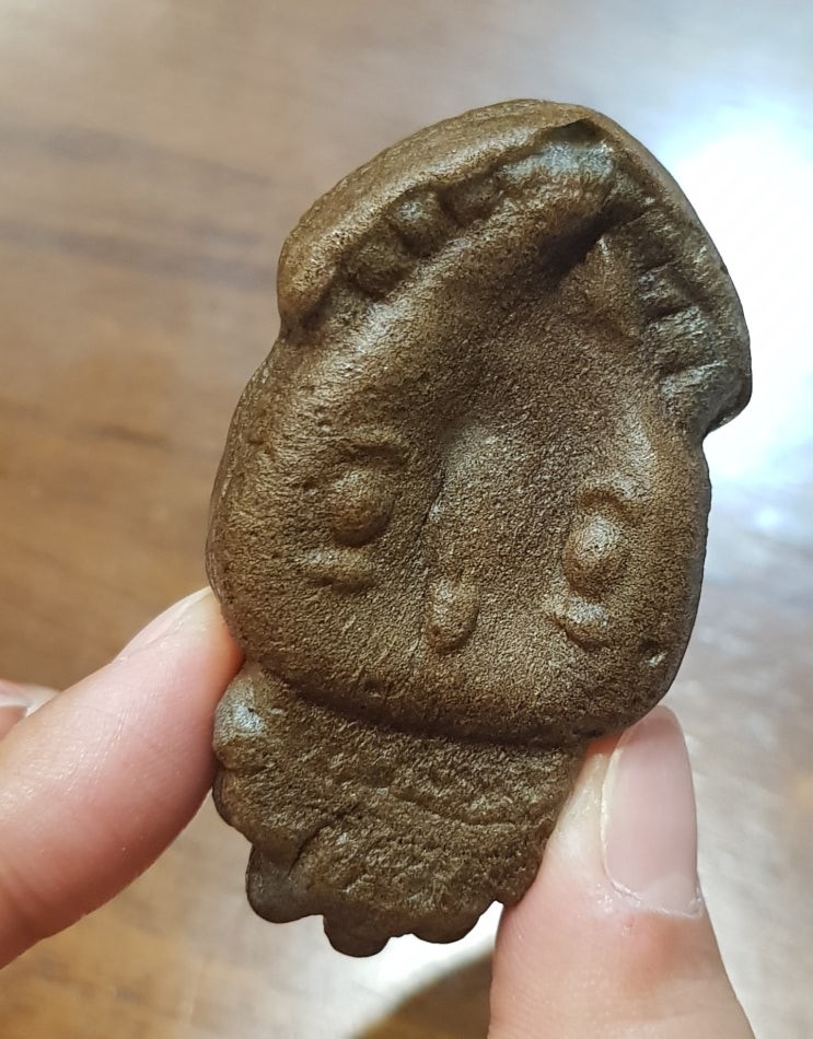  울릉도 맛집 오징어먹물빵 선물받았어요! '오브레'