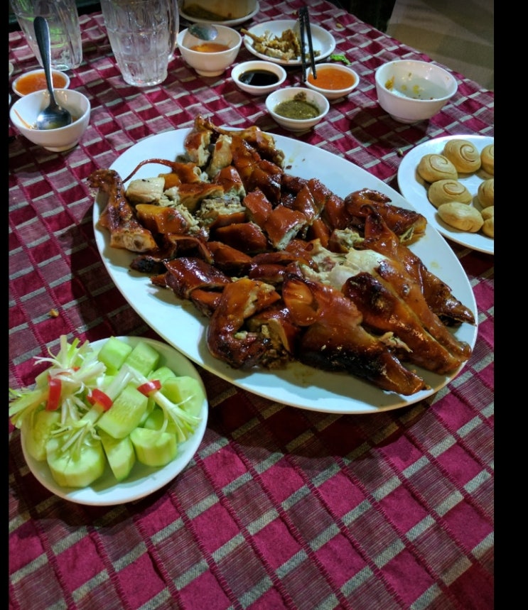  호치민 고밥 착석식당.Ẩm thực Hai Lúa