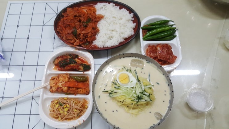  점심메뉴 한번 고민해봐요