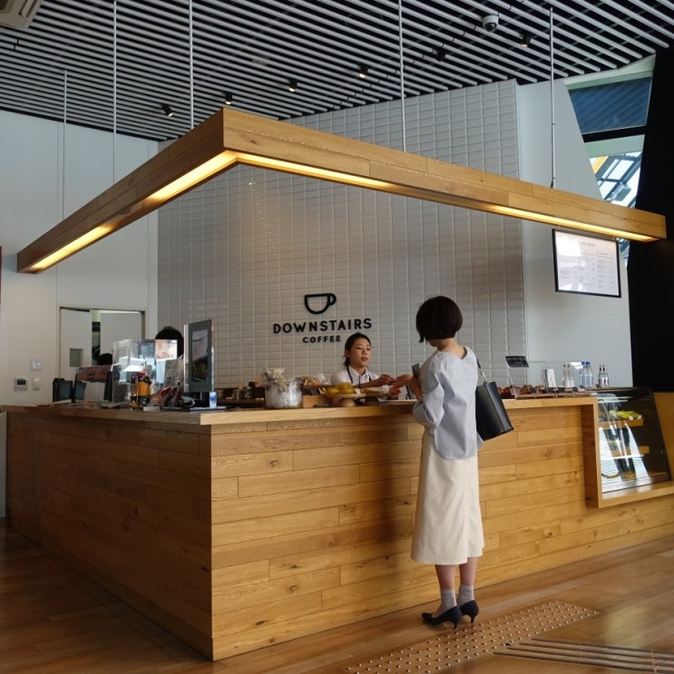  #180504 2일차 도쿄 여행,  Mercedes me Tokyo / DOWNSTAIRS COFFEE