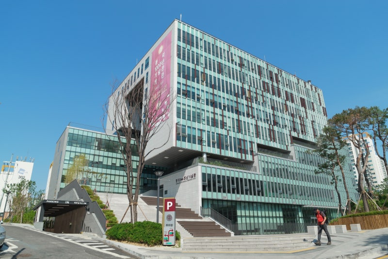 84. 서울 동덕여자대학교 대학탐방(캠퍼스투어) : 왜 여기도 동상이... : 네이버 블로그