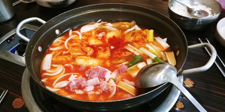  천안 청수동 김치찌개 엄청 저렴한 식당 : 24시 혼밥 환영