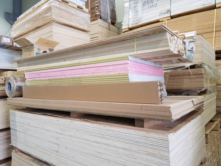  MDF,다루끼,예림몰딩,석고,합판등등 을 모시고 배송준비 완료~