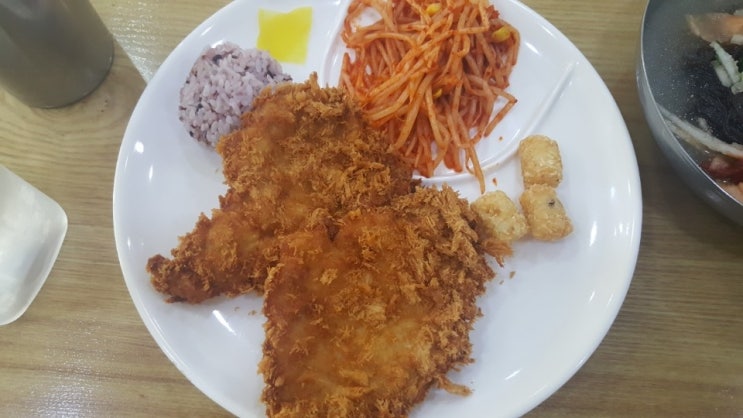  매콩돈까스와 물냉면
