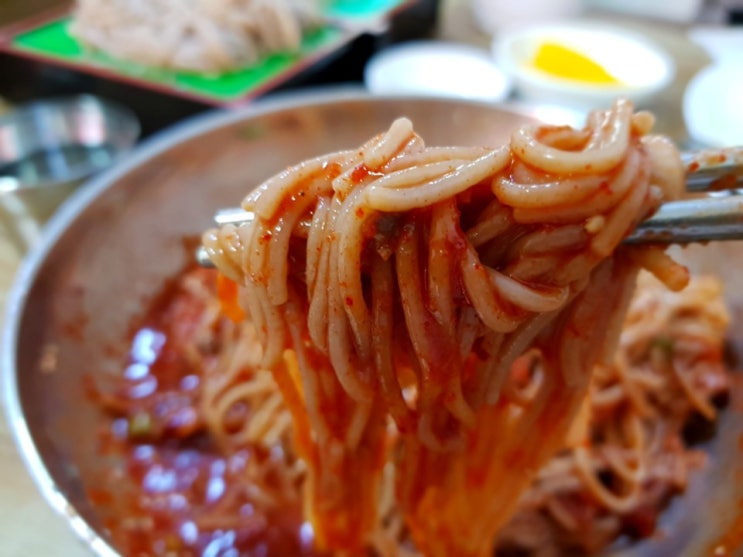  위대해 진 날! 강동구 암사동 암사역 2번 출구 주변 모밀국수, 돈까스 맛집 연희네모밀국수 추천합니다. #암사종합시장 맞은편 골목에 위치.