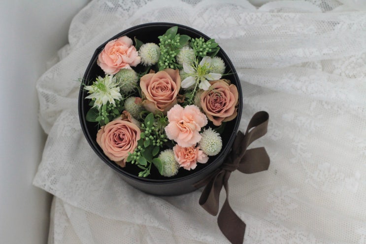 뜻밖의 행복 2단 기프트 플라워 박스 : 꽃 선물 flower box