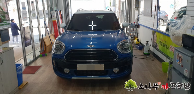  MINI  F60 컨트리맨 리어 모니터 장착