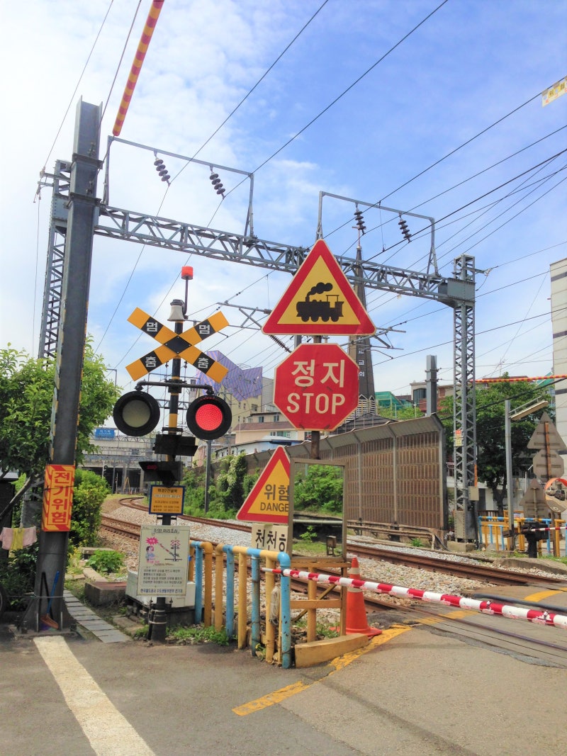 일본 느낌나는 철도건널목 발견! : 네이버 블로그, image size:800x1067