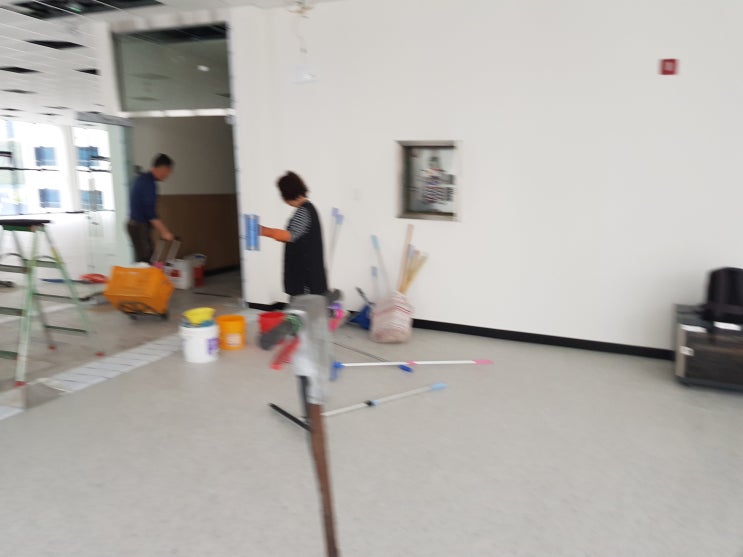  대구청소업체 울산LGU+ 사옥 데코타일 왁스 작업 과 준공청소~