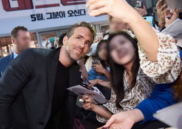 라이언 레이놀즈 복면가왕에서의 유쾌한 모습!
