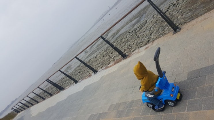  육아휴직 정말 좋은정책이다. 아이와 정말 매일 행복한 시간에 감사한다.