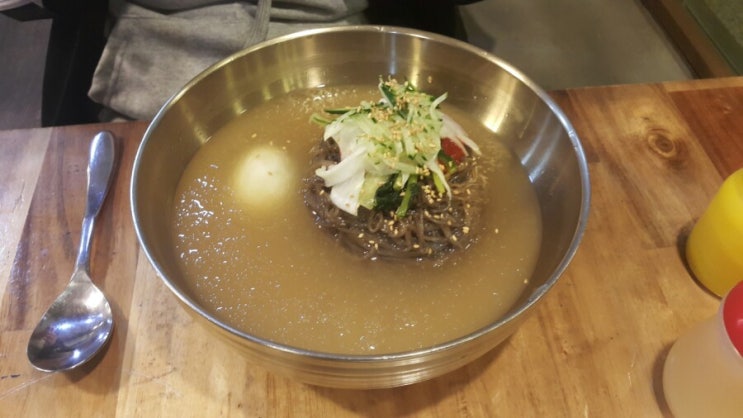 우리동네 맛집 산본 골목냉면 / 깔끔한육수 / 깊은맛 / 가족식사 / 저렴한가격 / 신선한재료 우리동네 맛집 산본 골목냉면 / 깔끔한육수 / 깊은맛 / 가족식사 / 저렴한가격 / 신선한재료