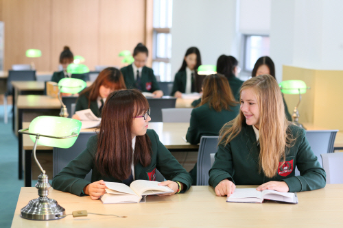  브랭섬홀 아시아 Branksome Hall Asia IB 교육과정 프로그램 Curriculum 국제바칼로레아 입학설명회 고등 중등 유치부 기숙사 갤러리 김리아 주차