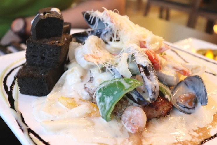  제주 커플 여행 맛집은 필수!성산일출봉맛집 일탈흑돼지 레스토랑