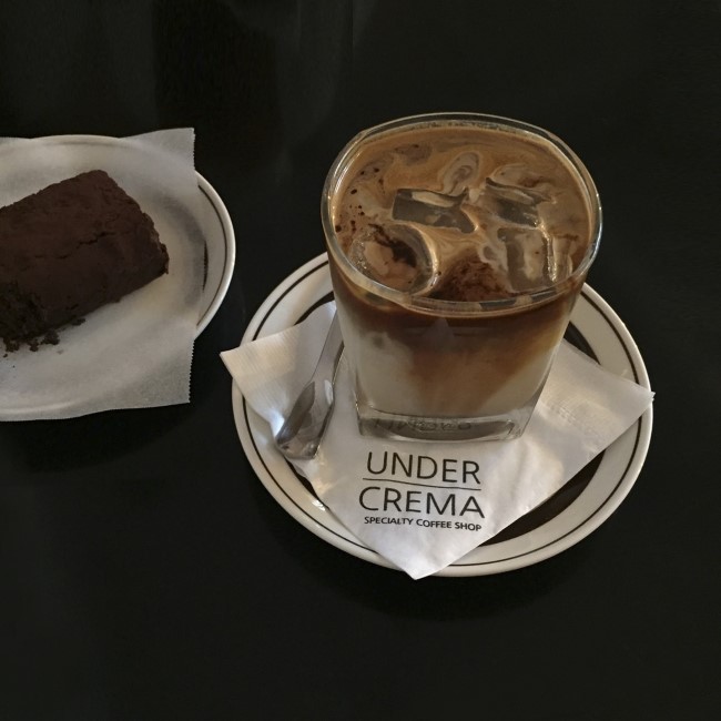  홍대 조용한 카페 언더크레마 (undercrema)