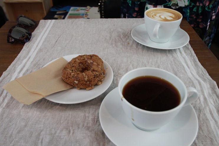  【일본】고베 뒷골목 round point cafe 갔어요. by Anna