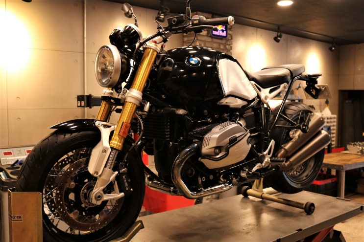  BMW RnineT 작업완료!
