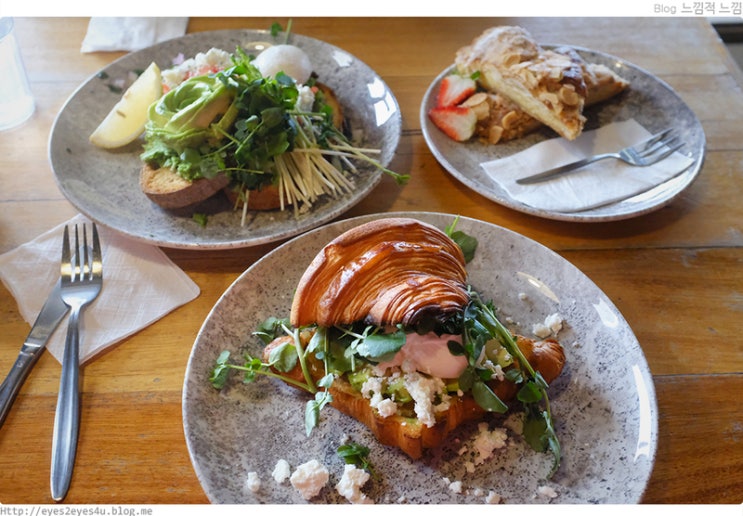  호주 맛집 순례 - 론 Lorne에서 찾은 보석 같은 문스 에스프레소 바 Moons Licensed Espresso Bar