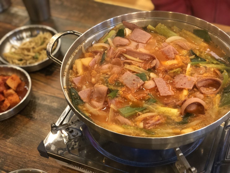  동탄 맛집, 부대찌개 맛집 은 우리동네 " 사골식당"