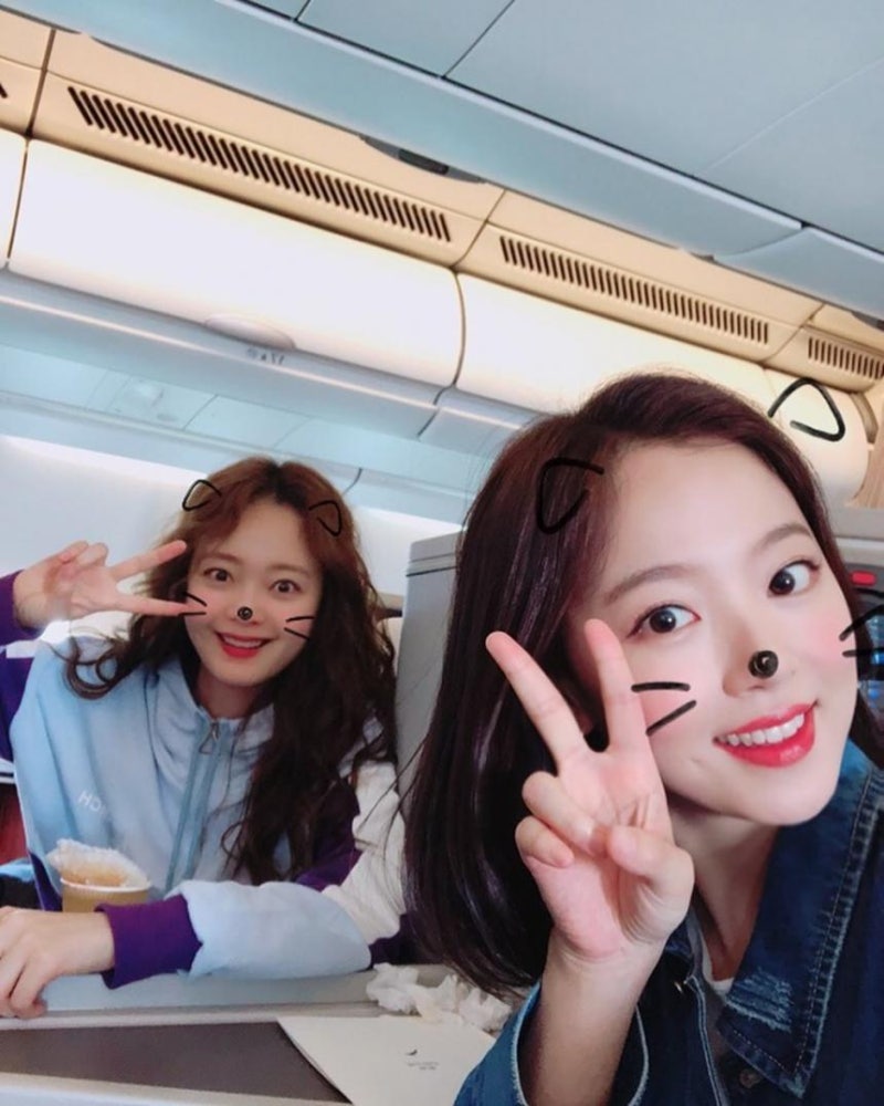 ‘런닝맨’ 강한나, 전소민과 함께 사랑스러운 기내 셀카…“홍콩”