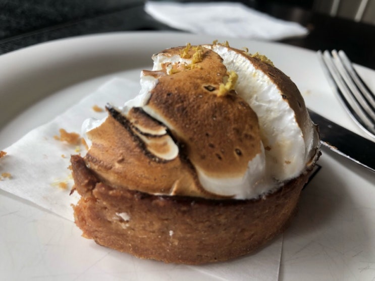  청담동 장근석 빌딩 훈남 카페 강남구청역 쁠레노 플레노 메뉴 원두 cafe PLENO Jang Geun Suk Tree J 바닐라 시럽 타르트 레몬머랭 브런치 브라질 팩토리