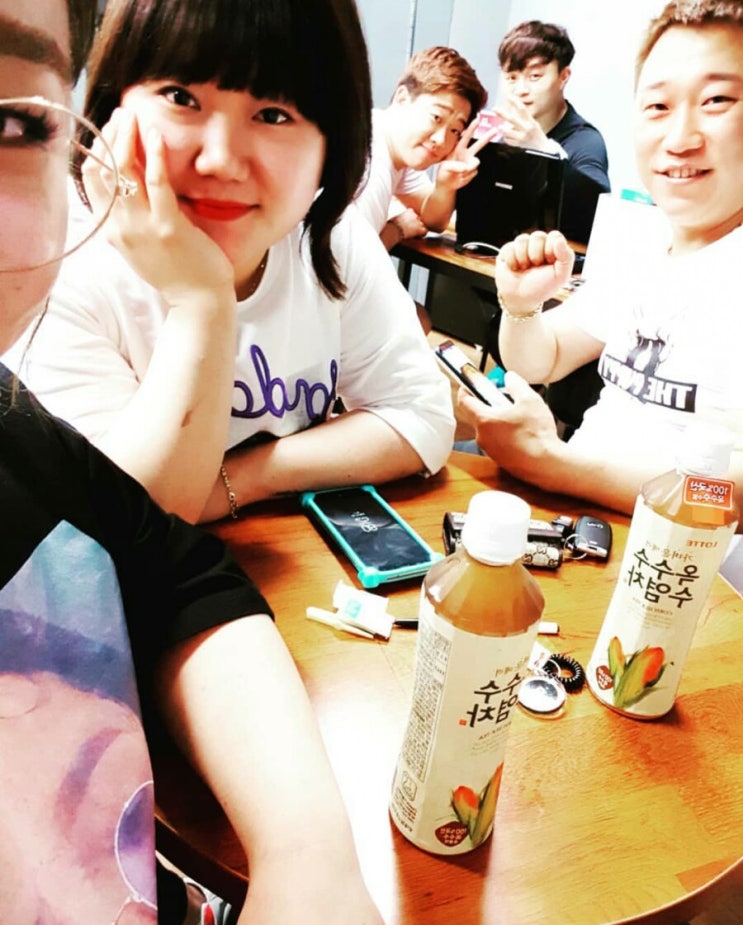  미용실 직원 단체 회원님들~~  직원복지까지 신경쓰는 미용실이라네요~ㅎ
